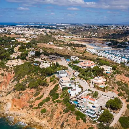 Marina 1Bdr Apartment W/ Private Parking & Pool By Lovelystay *