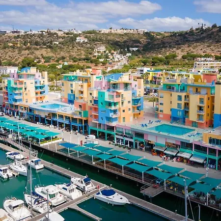 Marina 1Bdr Apartment W/ Private Parking & Pool By Lovelystay