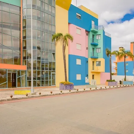 Marina 1Bdr Apartment W/ Private Parking & Pool By Lovelystay * البوفيرا